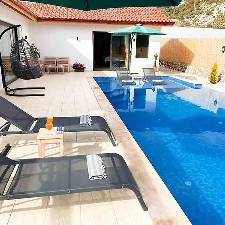 Hotel Kalkan Saribelen'de 2+1 Muestakil